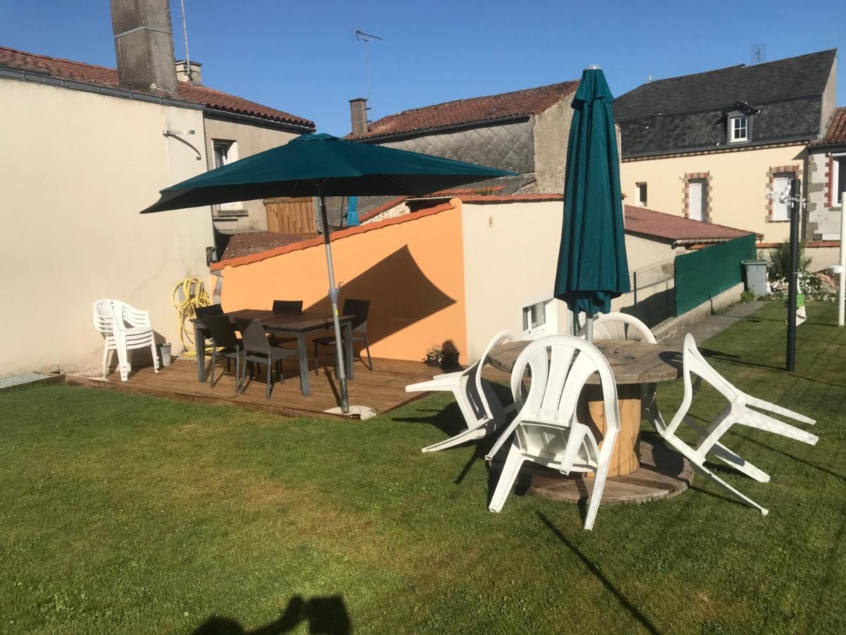 Les Gîtes de la Frérie La Gaubretiere Extérieur photo