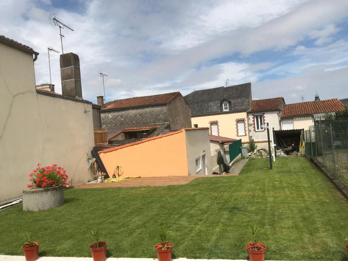 Les Gîtes de la Frérie La Gaubretiere Extérieur photo
